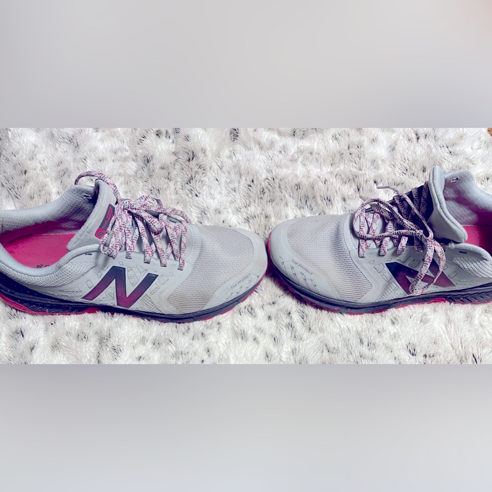 NEW BALANCE WOMEN’S FUELCORE NITREL V1 WTNTRRL1 TRAIL RUNNING SHOES SIZE 10